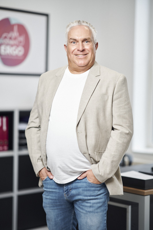 Mitarbeiterportrait im Büro 5